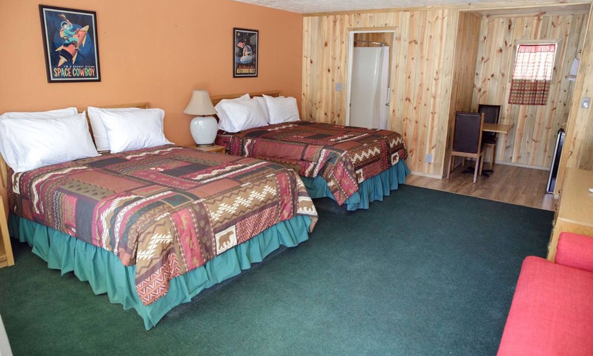 Sevier Apartment | 0127) Candy Suite 127