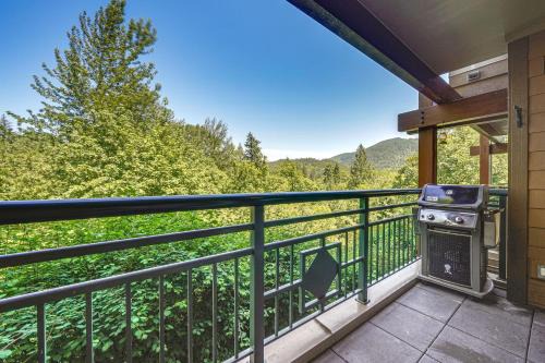 Issaquah House | 1/2 Mi to Olde Town: Mtn-View Gem w/On-Site Trail