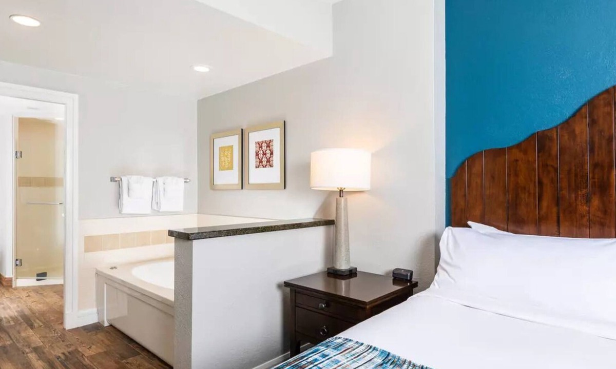 Lakeside Park Resort | 1 Bedroom, full kitchen. Marriott Timber Lodge at Heavenly Valley, Lake Tahoe.