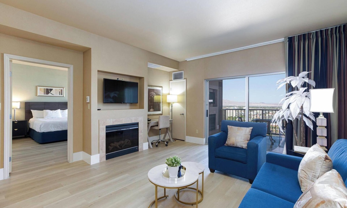 Las Vegas Hotel | 1 Bedroom hotel suite located in Las Vegas strip. Sphere View/F1 View