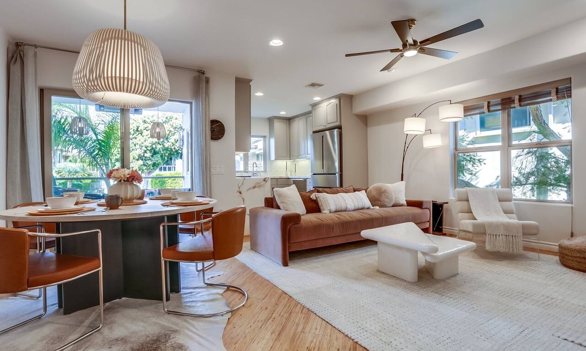 Beach Barber Tract Condo | 1 Block To Beach * Air Conditioning * Perfect Location