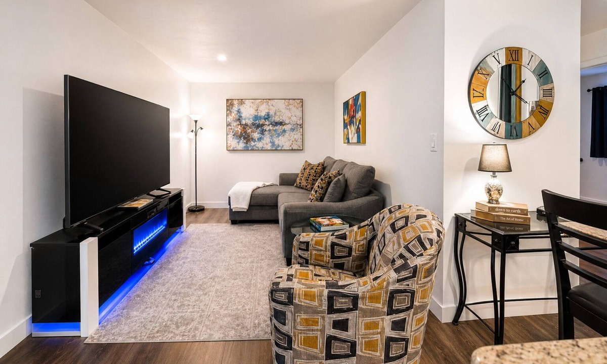 Willamina Apartment | 1 Mile from Spirit Mountain Casino! Cozy apartment that sleeps 6