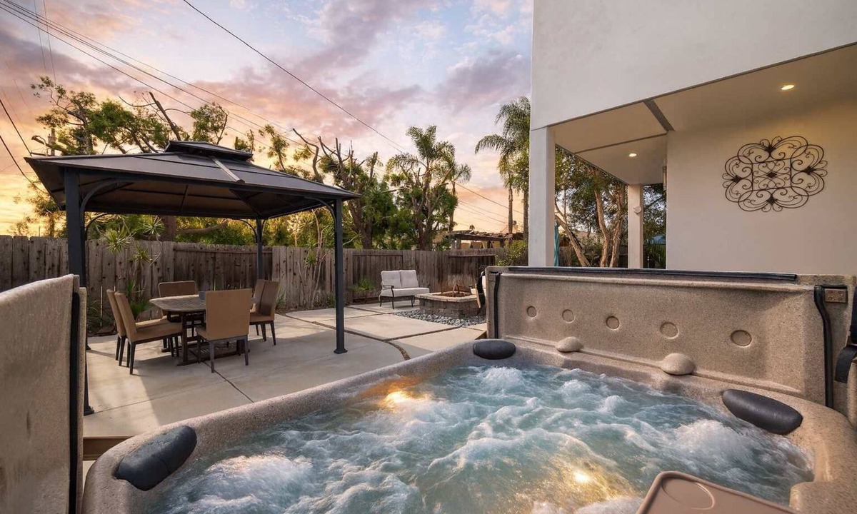 Normal Heights House | 10 Min to Balboa Zoo! | Private Hot Tub & Firepit