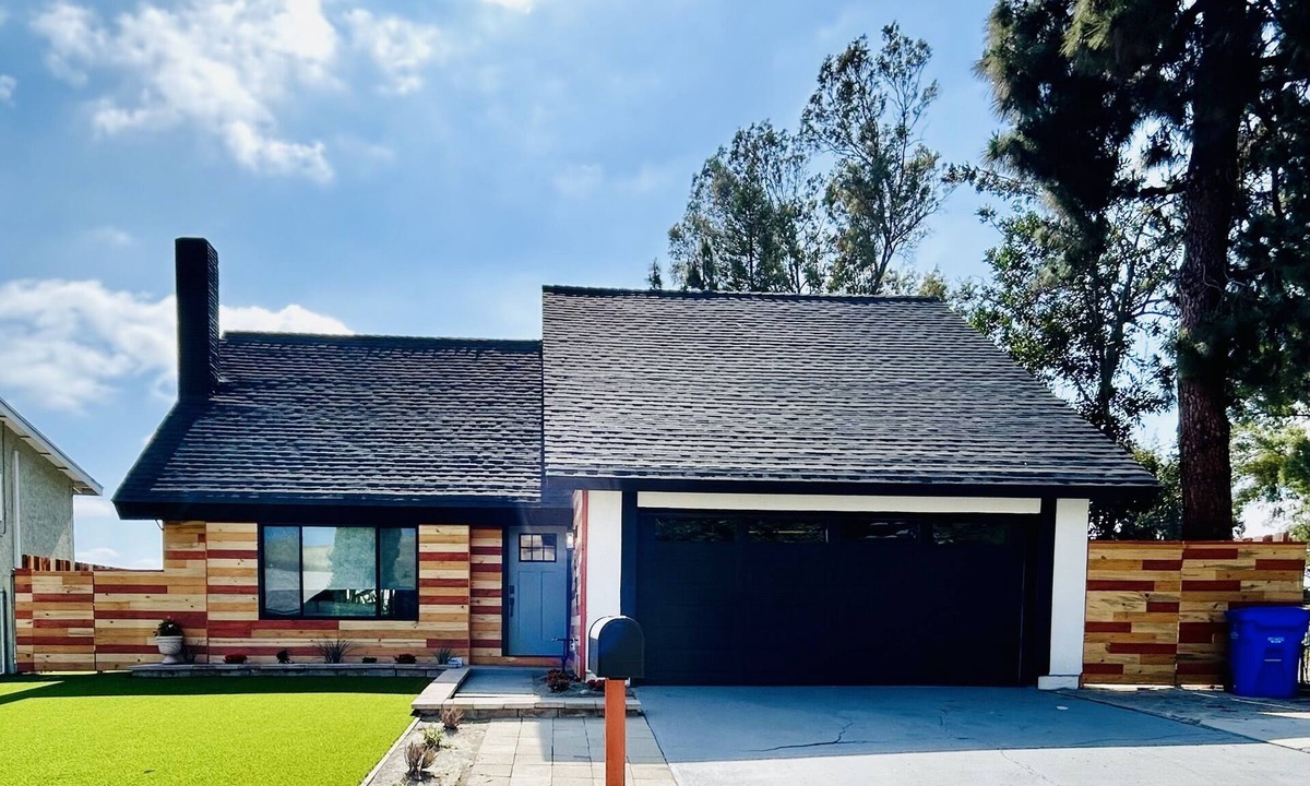 Oak Park House | 10 Min. To Downtown, Gameroom , Cowboy Pool, Sleeps 10, Views!