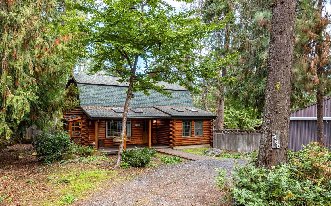 Hood River Cabin | 148 m² Cabin ∙ 3 bedrooms ∙ 6 guests