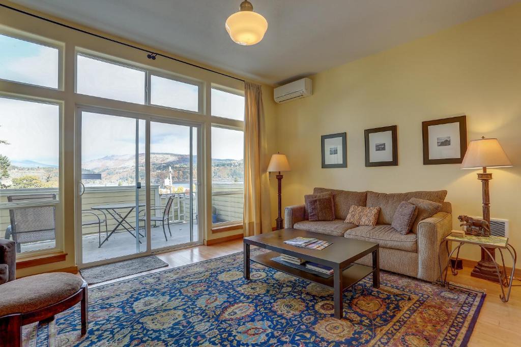 Hood River House | 1515 Lincoln 30 day minimum