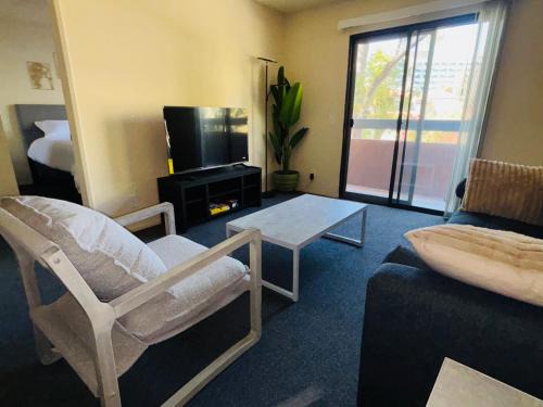 Westwood Apartment | 1Bd Prime Westwood Location One Block from UCLA