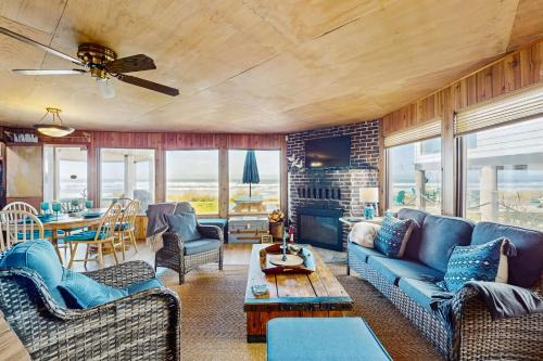 Rockaway Beach House | 2 Bed 2 Bath Vacation home in Rockaway Beach