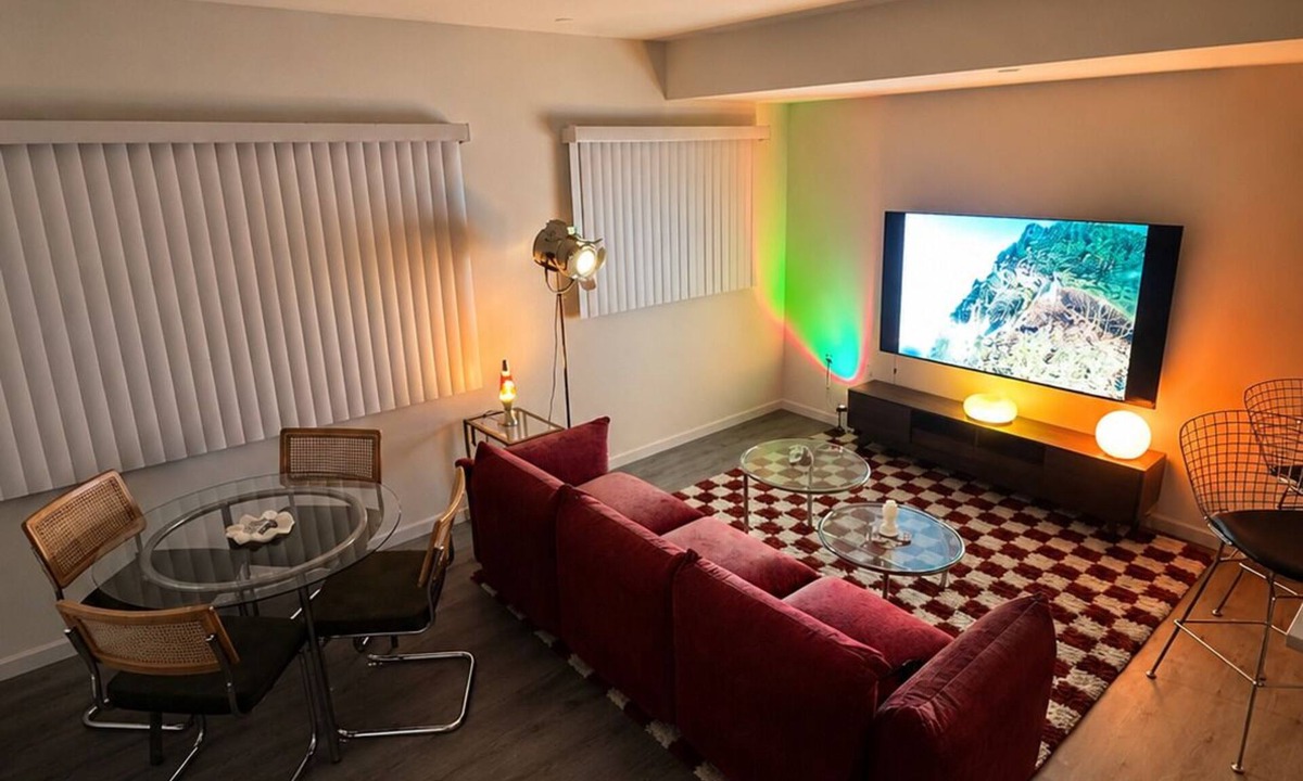 North Hollywood Apartment | 2-bedroom apartment in beautiful Los Angeles fully furnished