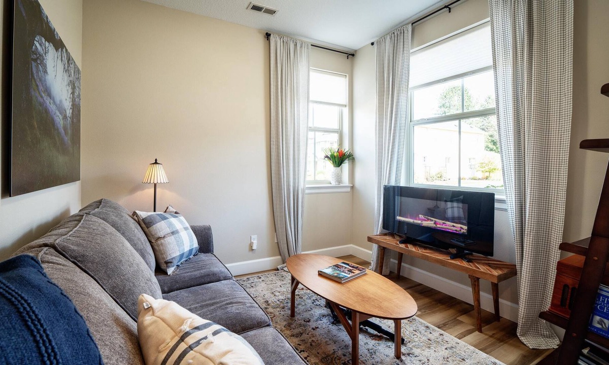 Corvallis House | 2 Bedroom - Everglade Townhome Southeast Corvallis Vacation Rental