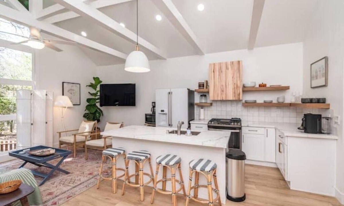 Auburn House | 2 charming homes on 1 property, w hot tub