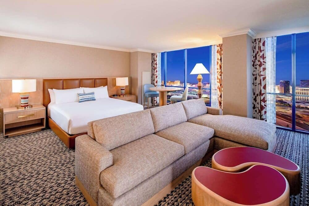 Las Vegas Hotel | 2 Connecting Suites at a 4⭐️ Hotel