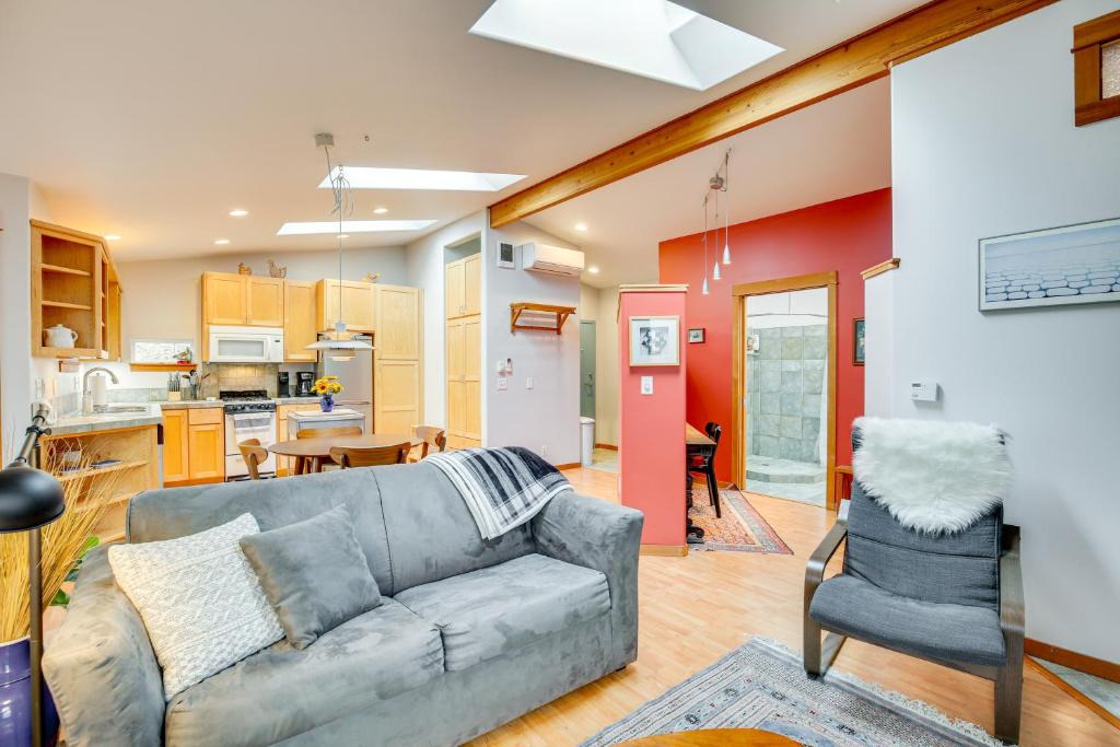 Southeast Eugene Apartment | 2 Mi to UO: Cozy Retreat in Eugene!