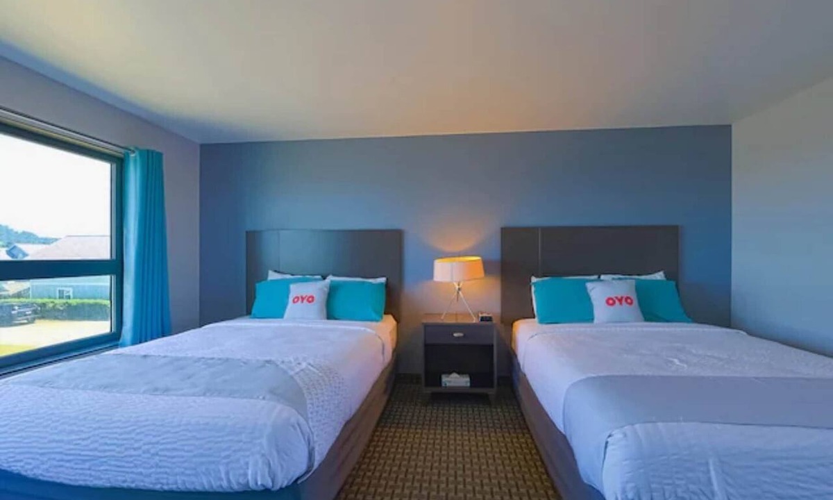 Newport Apartment | 2 Queen Bed - Limited Ocean view