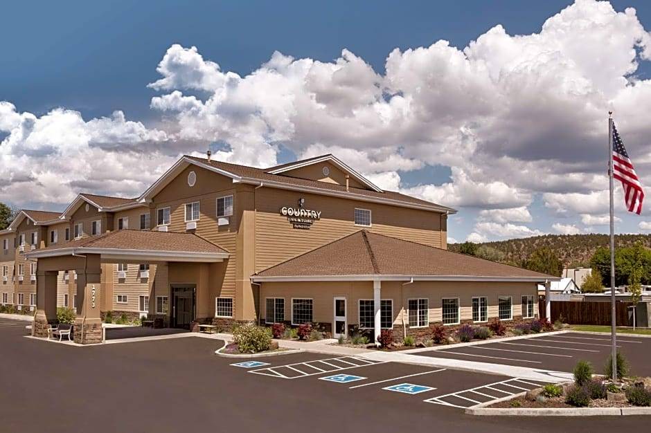 Prineville Hotel | 2-Star Hotel ∙ Country Inn & Suites by Radisson, Prineville, OR
