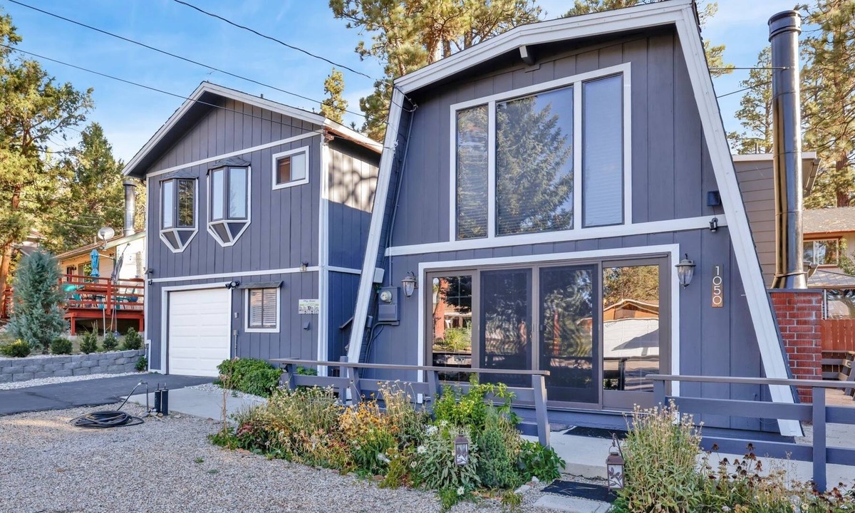 Whispering Forest Ski Chalet | 2073 - Mount Shasta Retreat 3 Bedroom Home by Redawning