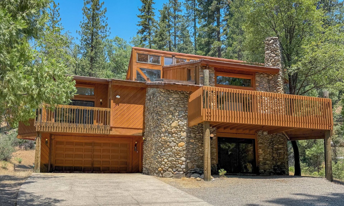 North Wawona Cabin | (20A) Summit House - The Redwoods in Yosemite
