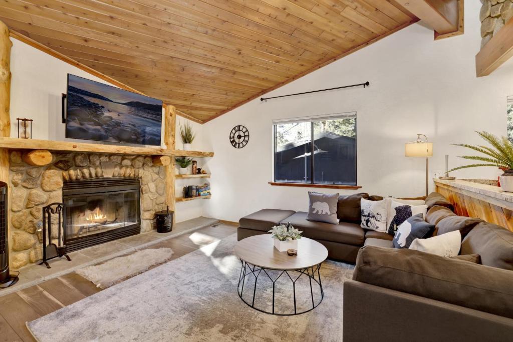 Big Bear City Ski Chalet | 2210-Sherwood Chalet chalet