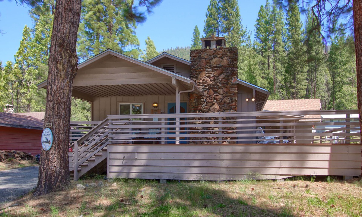 North Wawona Cabin | (2B) Quail Meadow at The Redwoods In Yosemite