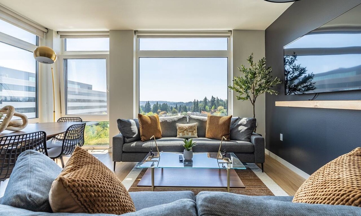 West Bellevue Apartment | 2BR | Gym, Lounge | Bellevue | Sophari Downtown F