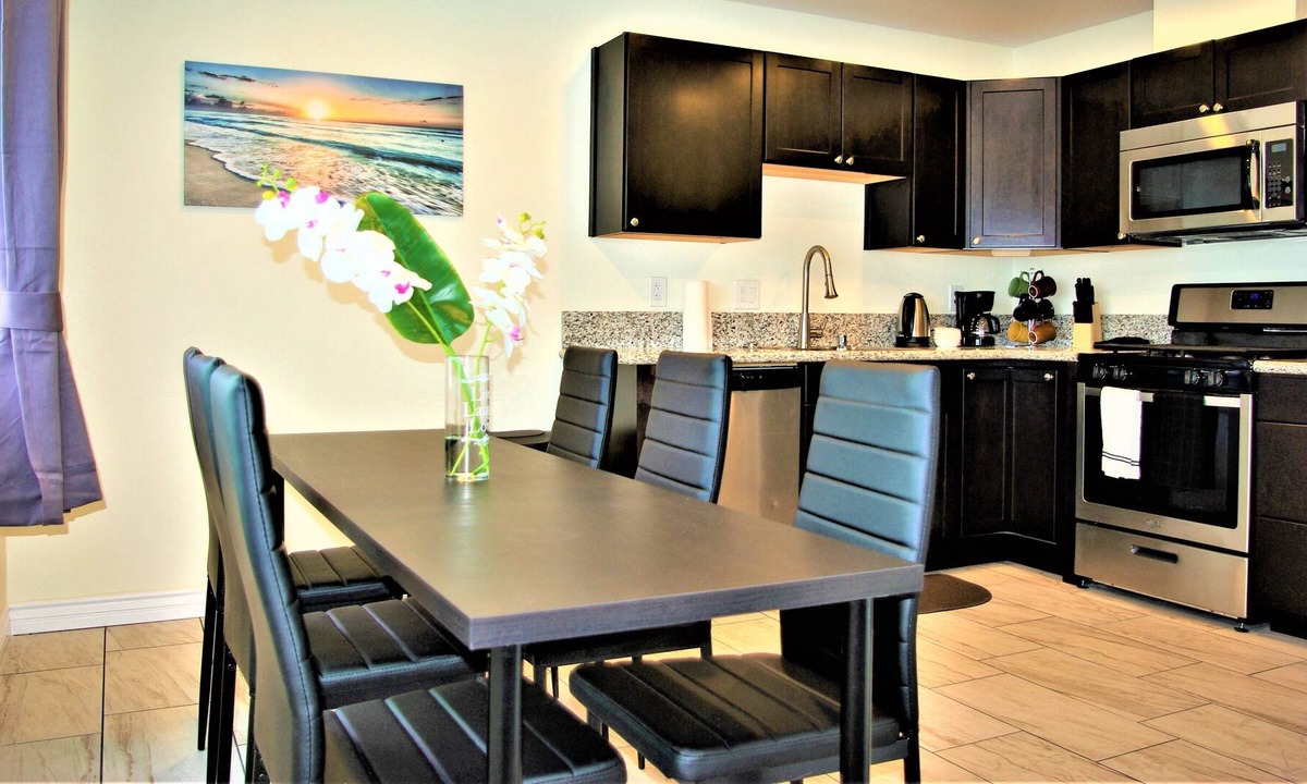 Swan Canyon Apartment | #3, 2 bedroom / 2 bathroom apartment 10 min to DT!