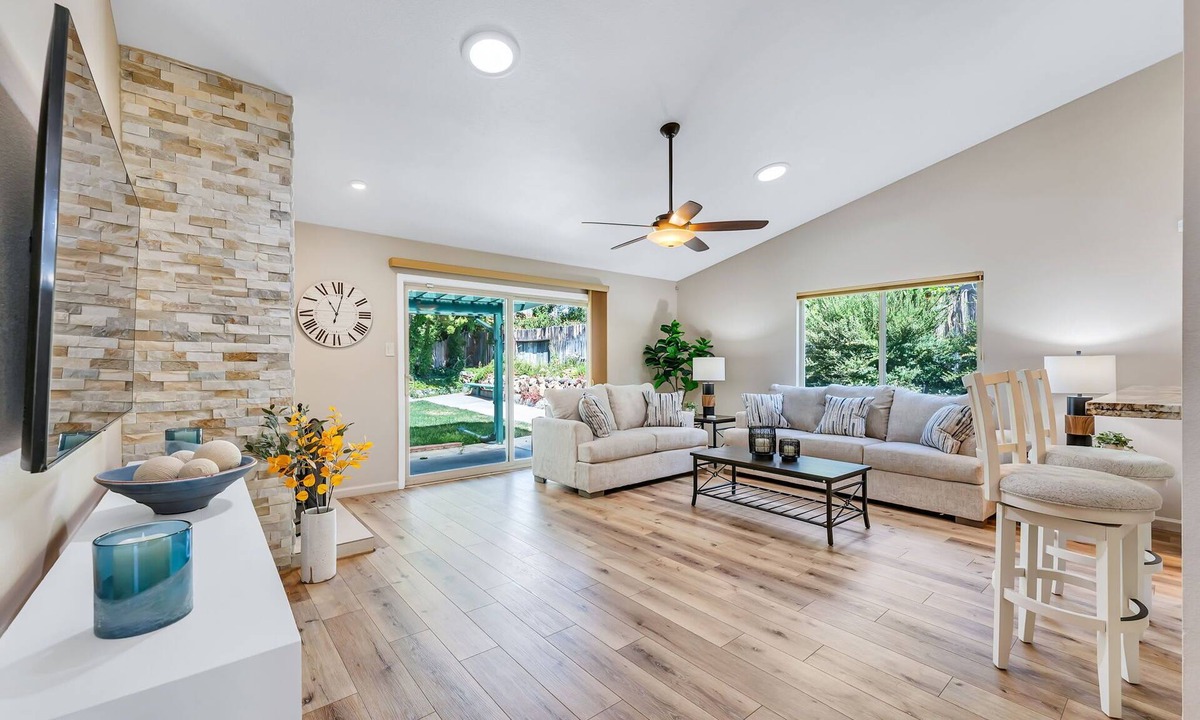 West University House | 3-Bedroom/2Bath/Sleeps10/4TVs