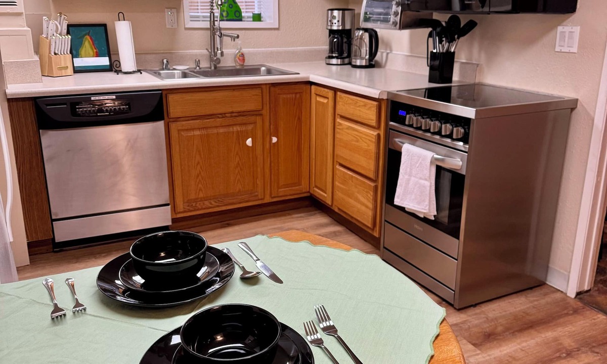 North Queen Anne Apartment | 3-bedroom apartment in brilliant Seattle with WiFi, AC