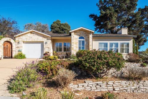 Del Rey Oaks House | 3485 Avalon by the Sea