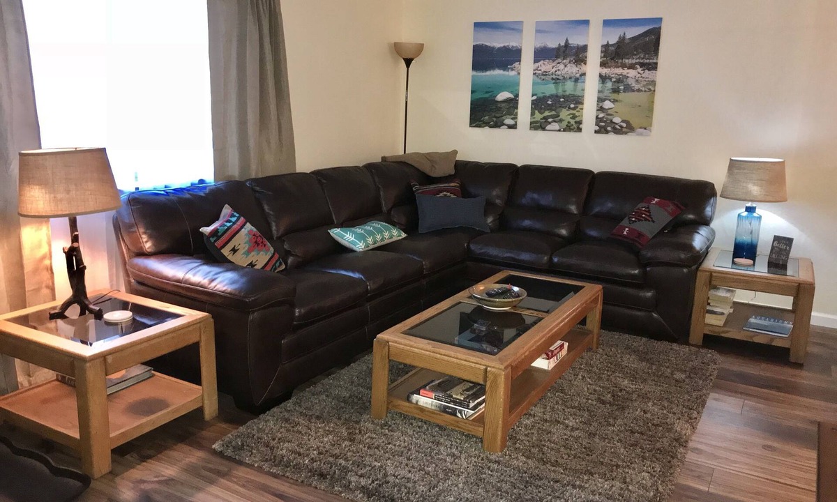 Lake Forest Condo | 3BR, HOT TUB, Walk to Beaches, Summer Pool, Near Palisades & Northstar Villages