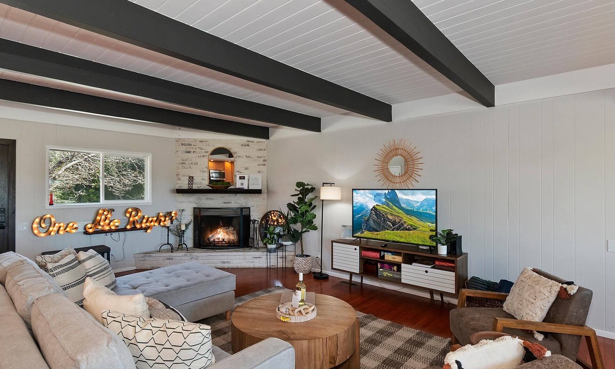 Cedar Glen House | 4 Bd Modern Lakehouse Retreat w/Stunning Lake Views