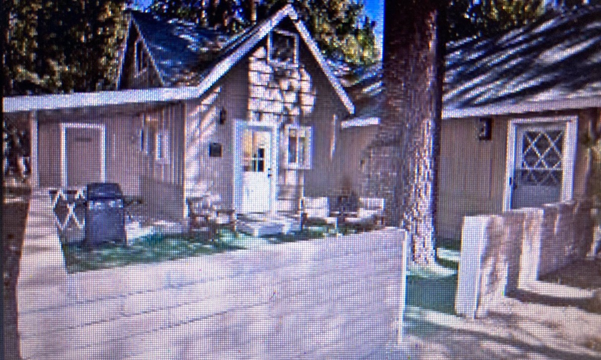 Al Tahoe House | 4 bedroom, 2 bath lodge 1 block to Lake Tahoe - 30 day minimum
