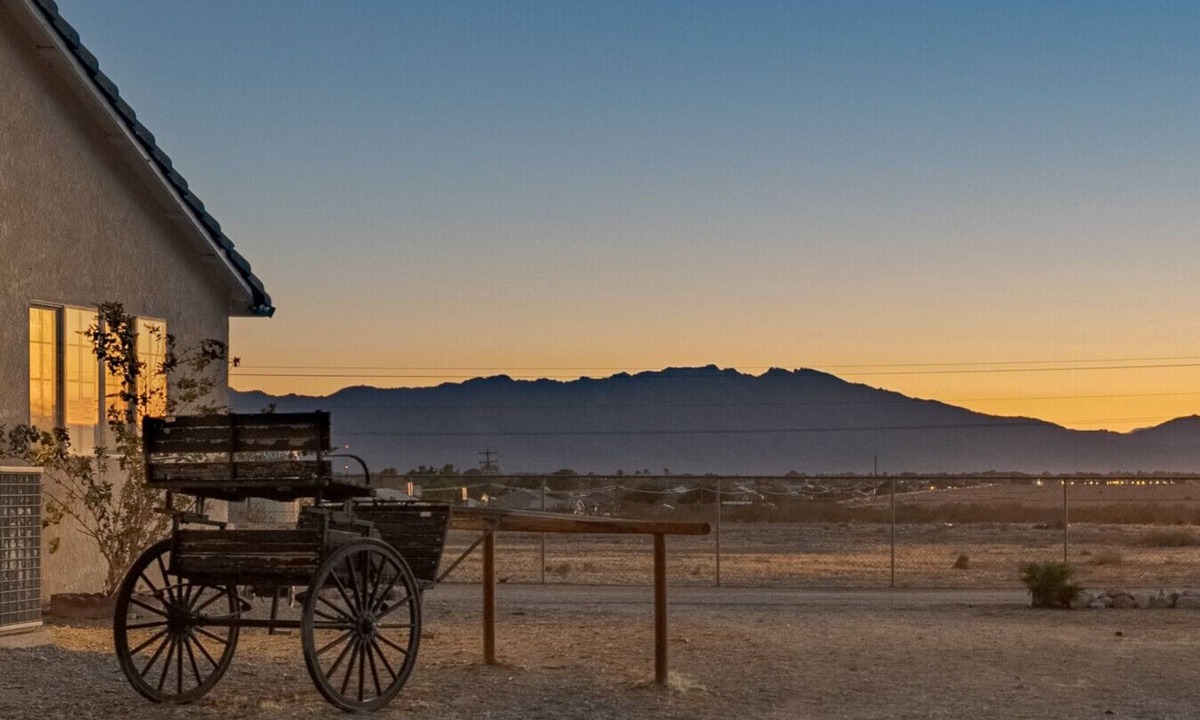 Pahrump House | 4-BR Desert Oasis near Death Valley & Vegas
