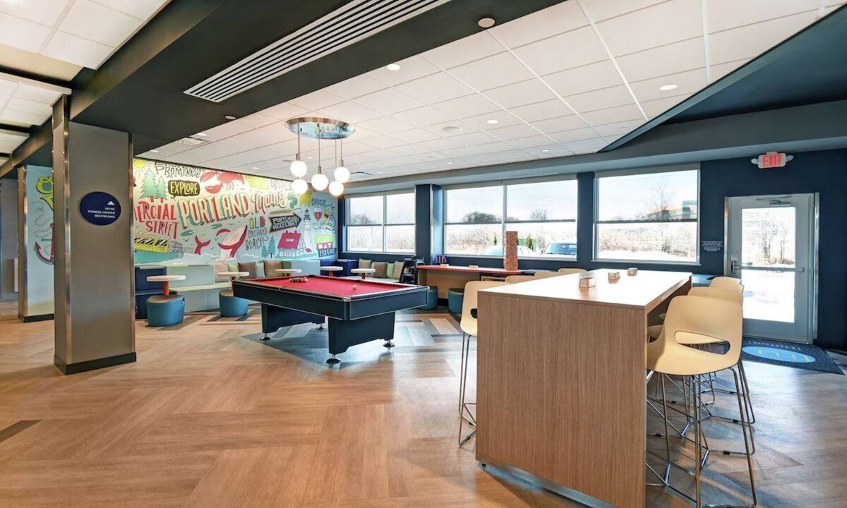 Portland House | 4 Comfortable Rooms w/Free Shuttle, Hot Breakfast & Pool Table