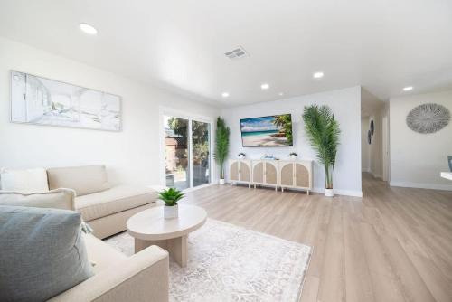 North Clairemont House | 4 Miles to Beach Central and Newly Renovated