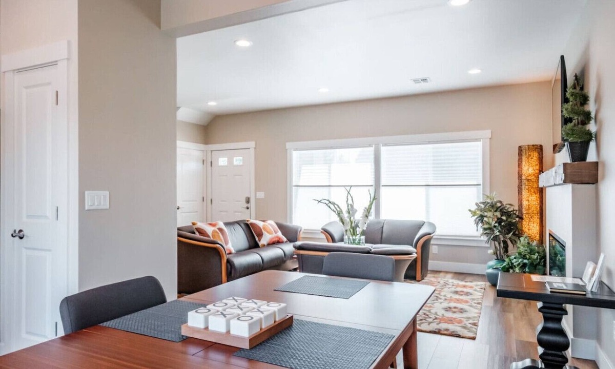 Corvallis House | 47th Place - SW Corvallis - 4-bedroom