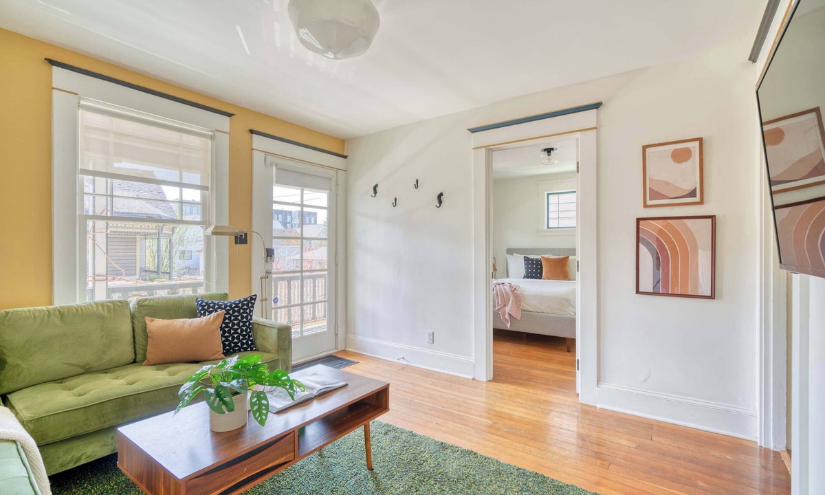 Overlook House | 4BR Portland Stay | Walkable Unique Fun
