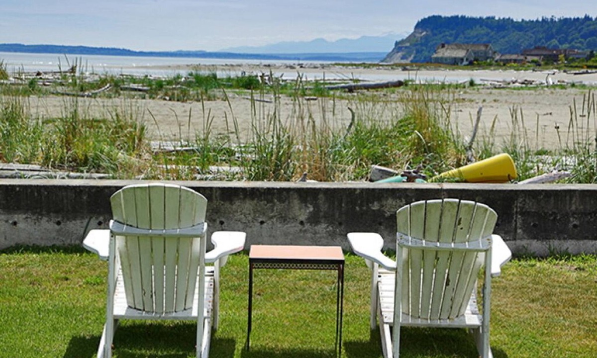 Clinton House | 5 Bedroom Beachfront Home on Whidbey Island - 10 m. from Ferry