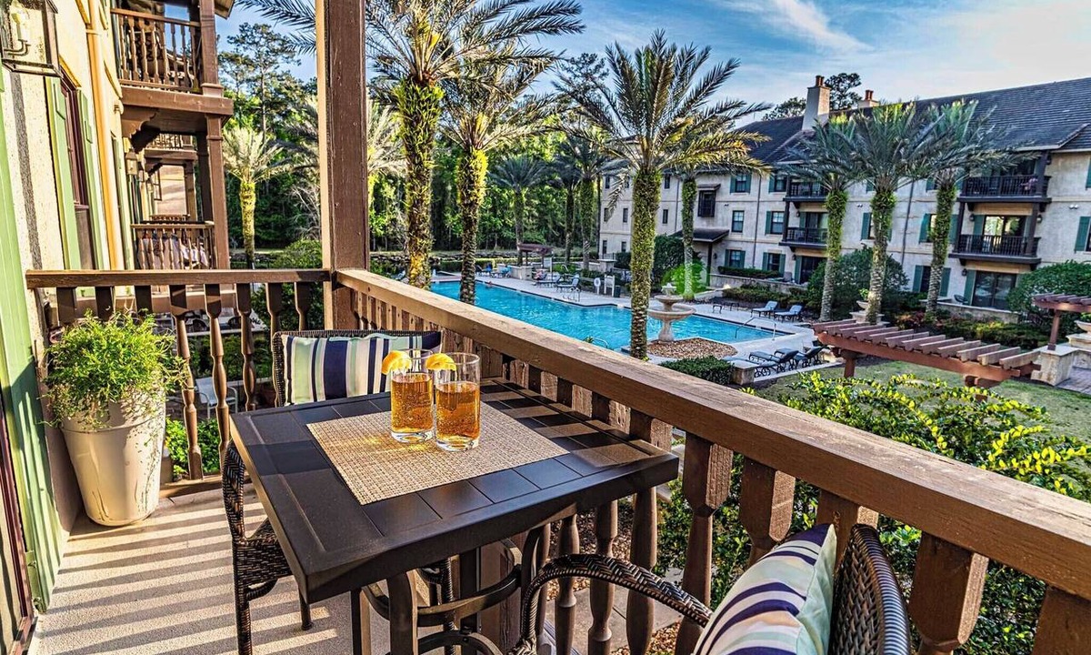 St. Augustine Condo | 5208-2 Pool front view- no carpet- balcony- near historic district & beaches