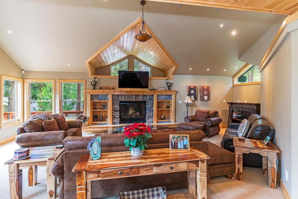Incline Village House | 585 Knotty Pine - Gorgoeous Moutain Home