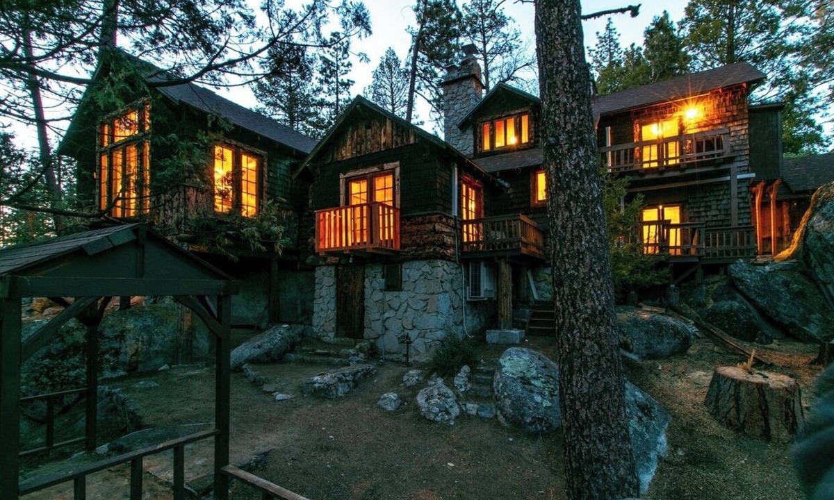 Idyllwild Cabin | 6,000 Sq Ft Idyllwild Lodge/Sleeps 14/12 Acre Property