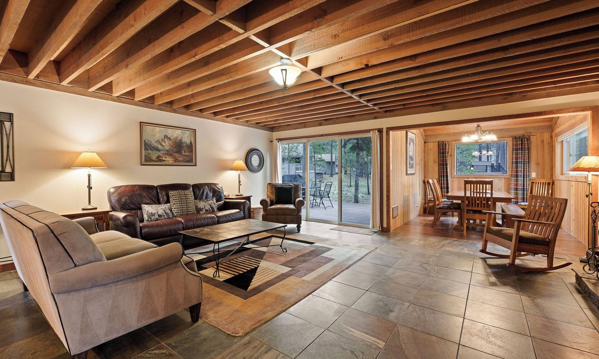 Overlook Park House | 7 Little Court - Steps to SHARC, Hot Tub, SHARC, New Listing