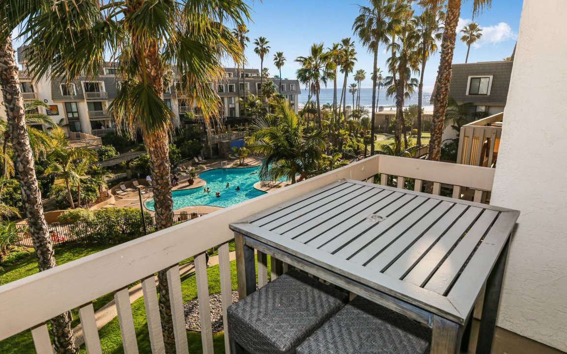 Townsite Condo | 74 m² Condo ∙ 2 bedrooms ∙ 6 guests