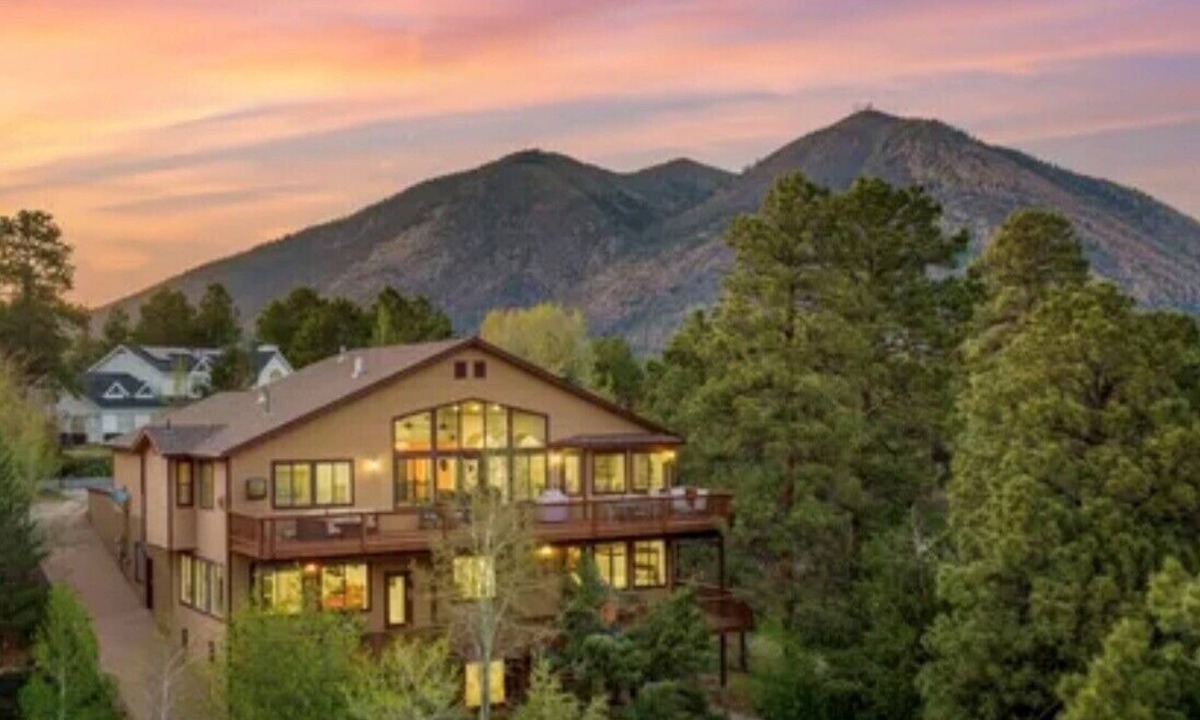 Flagstaff House | 7BR Ski & Golf Course Retreat with Hot Tub