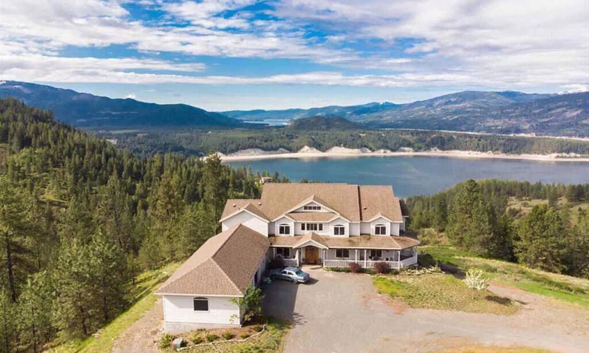 Kettle Falls House | 8,500 sq.ft. Luxurious River/Mountain View house