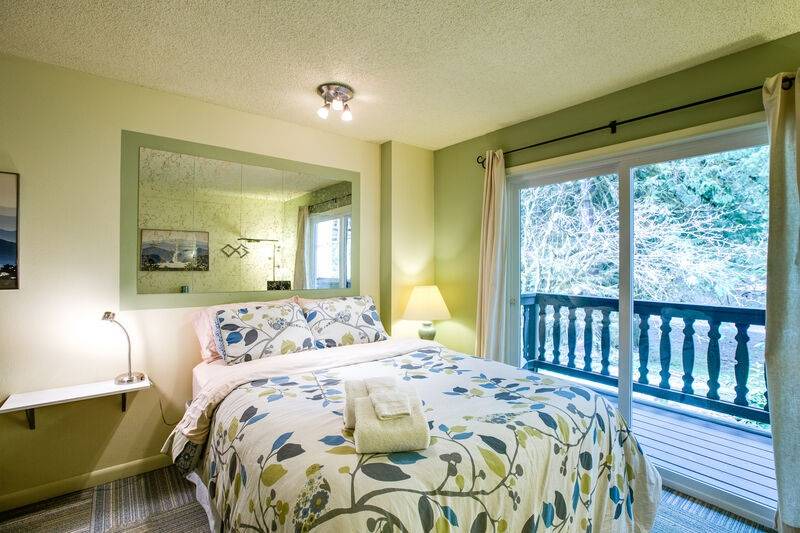 Glacier Condo | 88SLL - Inexpensive - Economical - Kitchenette - Sleeps 2