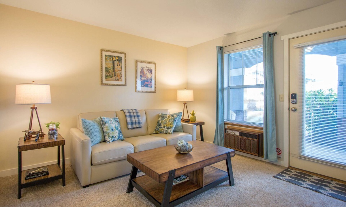 Hood River Condo | 9 Lodge - Downtown, AC, Ground Floor!