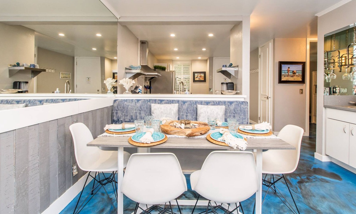 Townsite House | A-15 Ocean Chic Condo | Steps to the Sand | Pool Spa