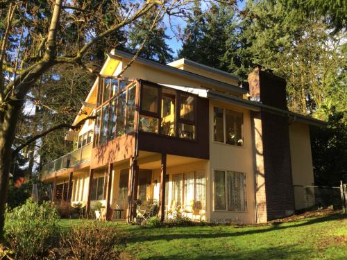 Bridle Trails Bed & Breakfast | A Cascade View Bed And Breakfast