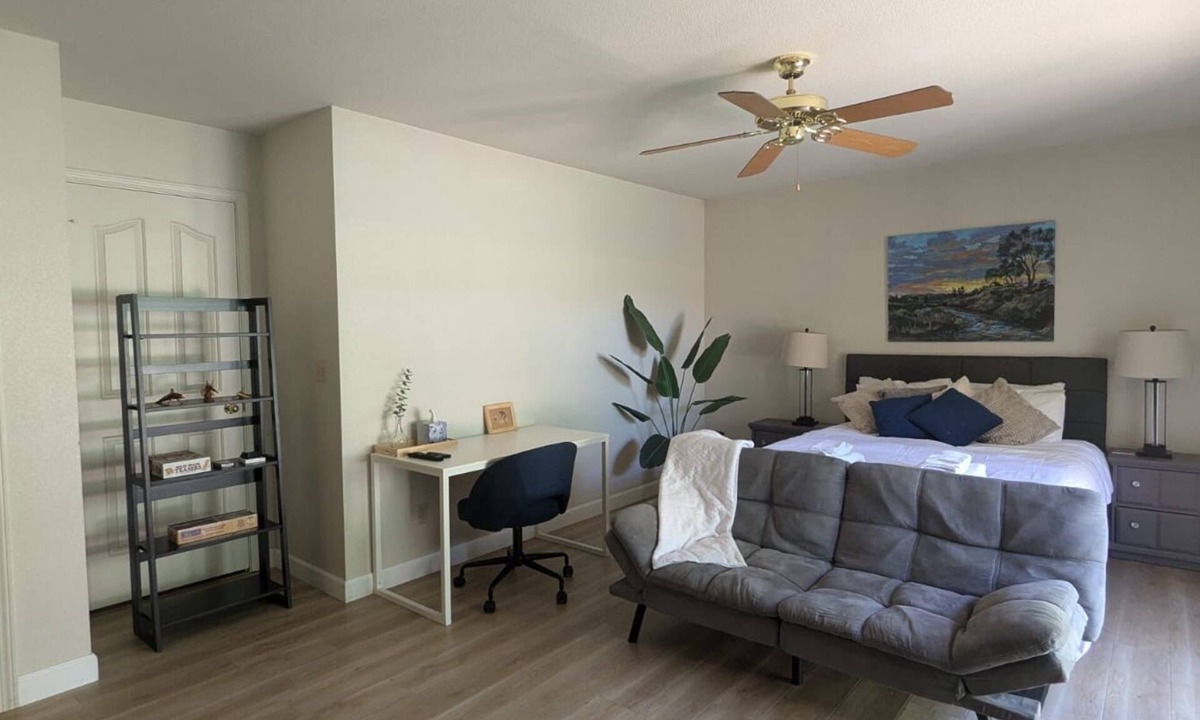 Columbia Apartment | A Cozy Room with Private Entrance