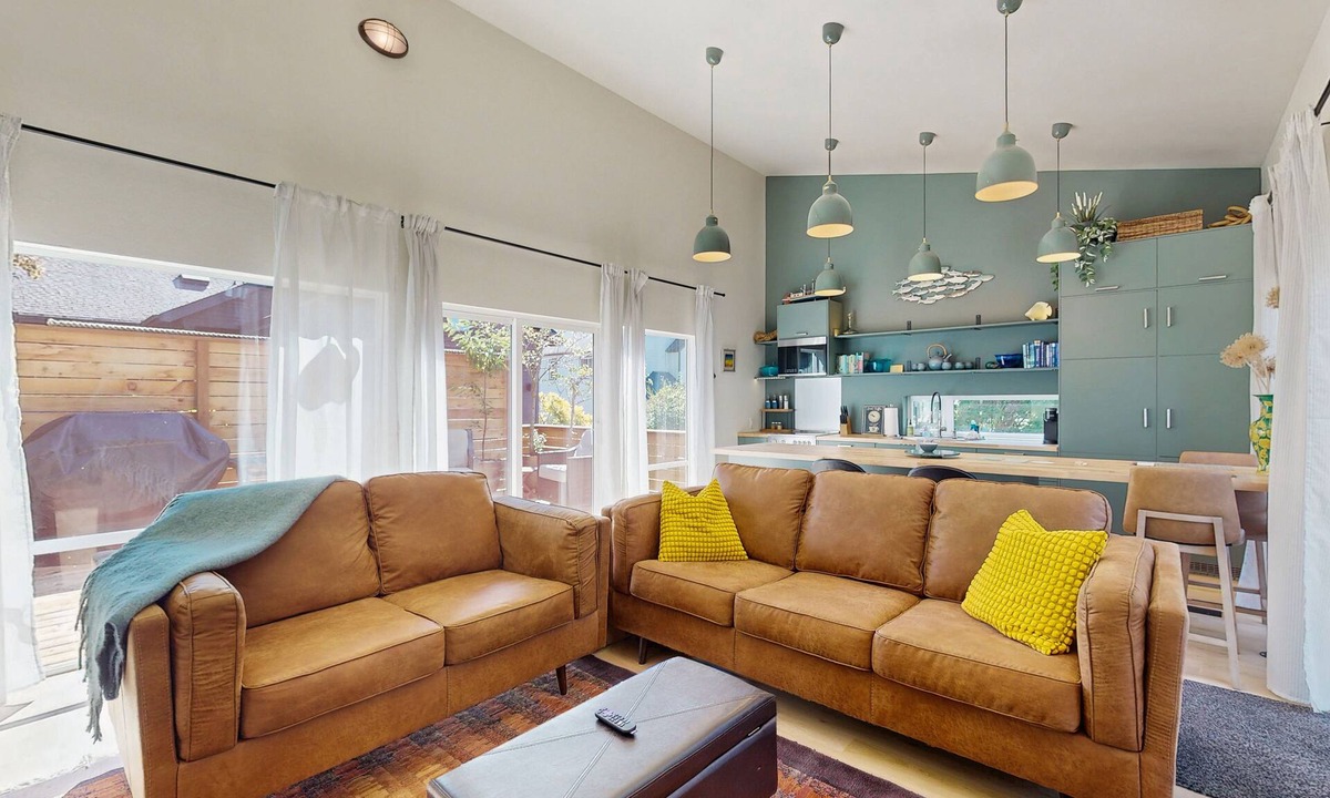 Bainbridge Island House | A Modern Island Retreat: Designed for productivity, relaxation, & extended stays